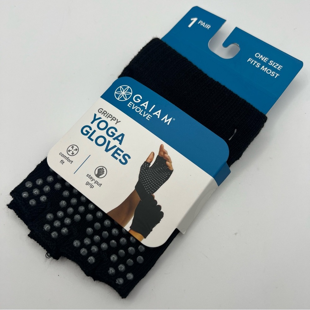 NWT Gaiam Evolve Grippy Yoga Gloves Black OS Fingerless Comfort Fit Exercise